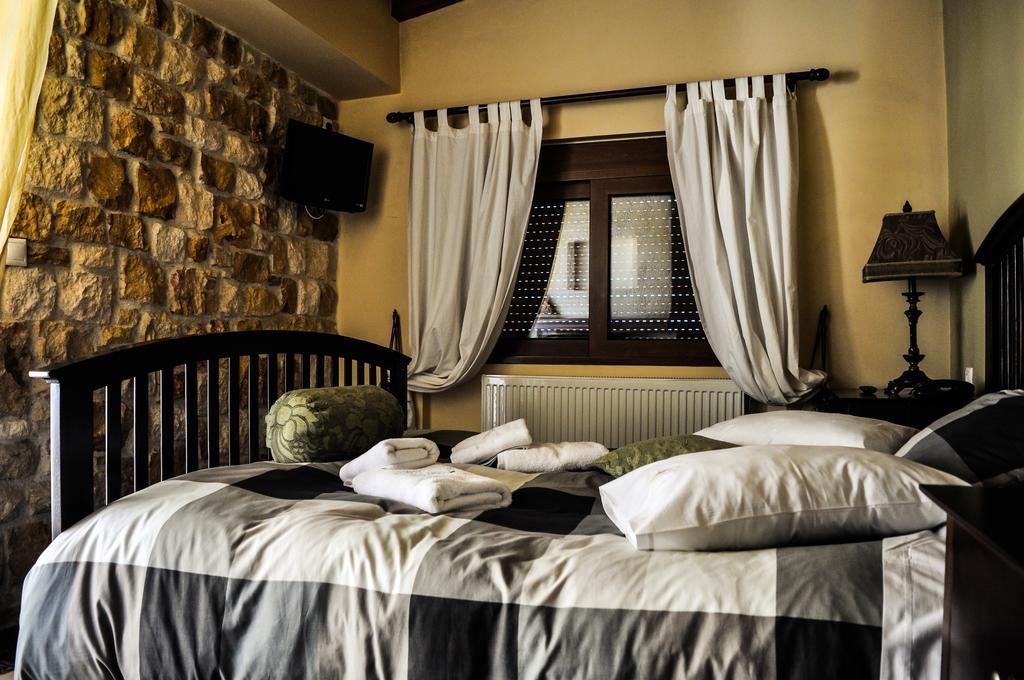 Aetoma Suites Synikia Mesi Trikalon Buitenkant foto