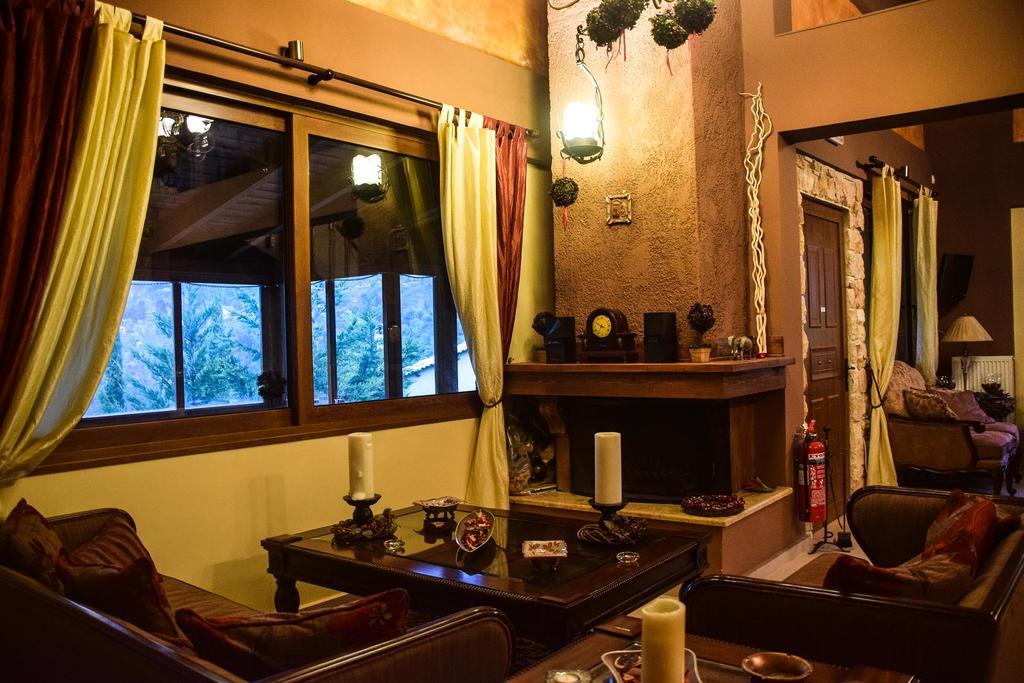 Aetoma Suites Synikia Mesi Trikalon Buitenkant foto