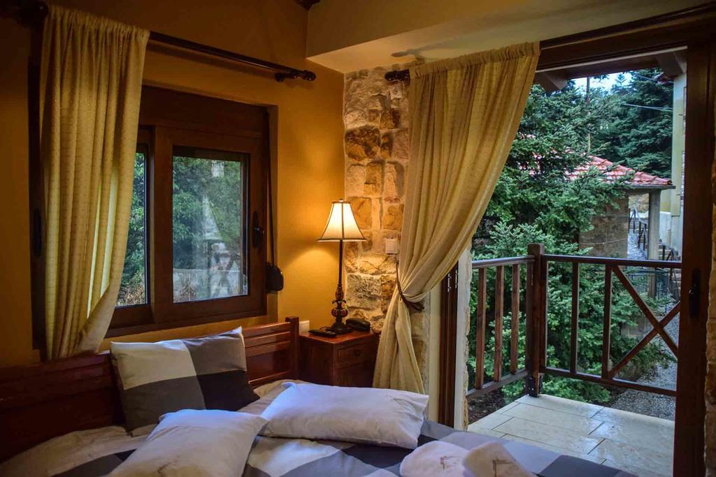 Aetoma Suites Synikia Mesi Trikalon Buitenkant foto